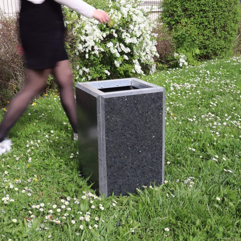 Bac poubelle à papiers