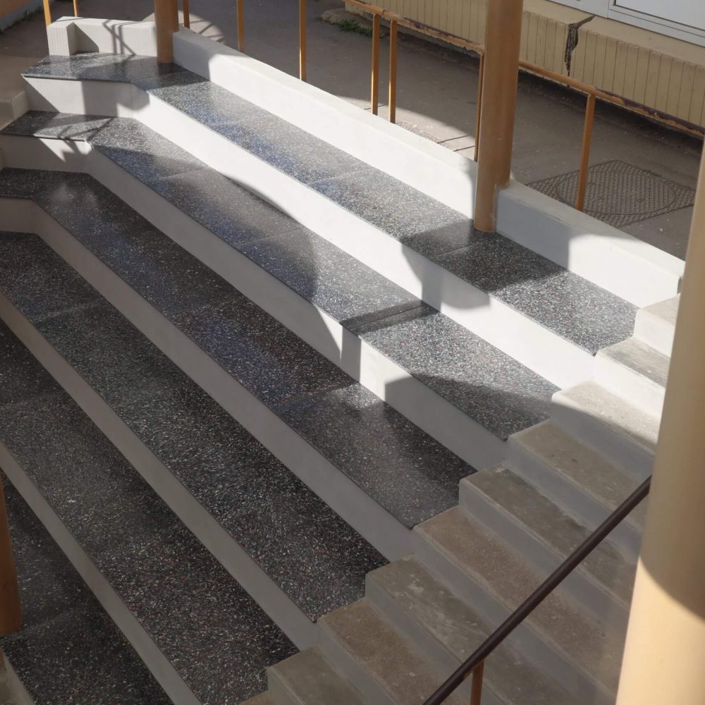 Rénovation de gradins, collège Guillaume Appolinaire, Plaisir (78)